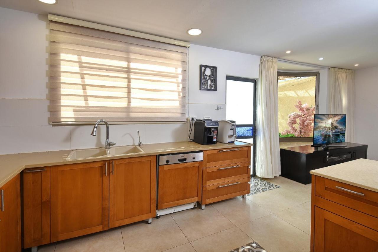 Levication 2 Bedrooms Pool&Jacuzzi Tiberias Bagian luar foto