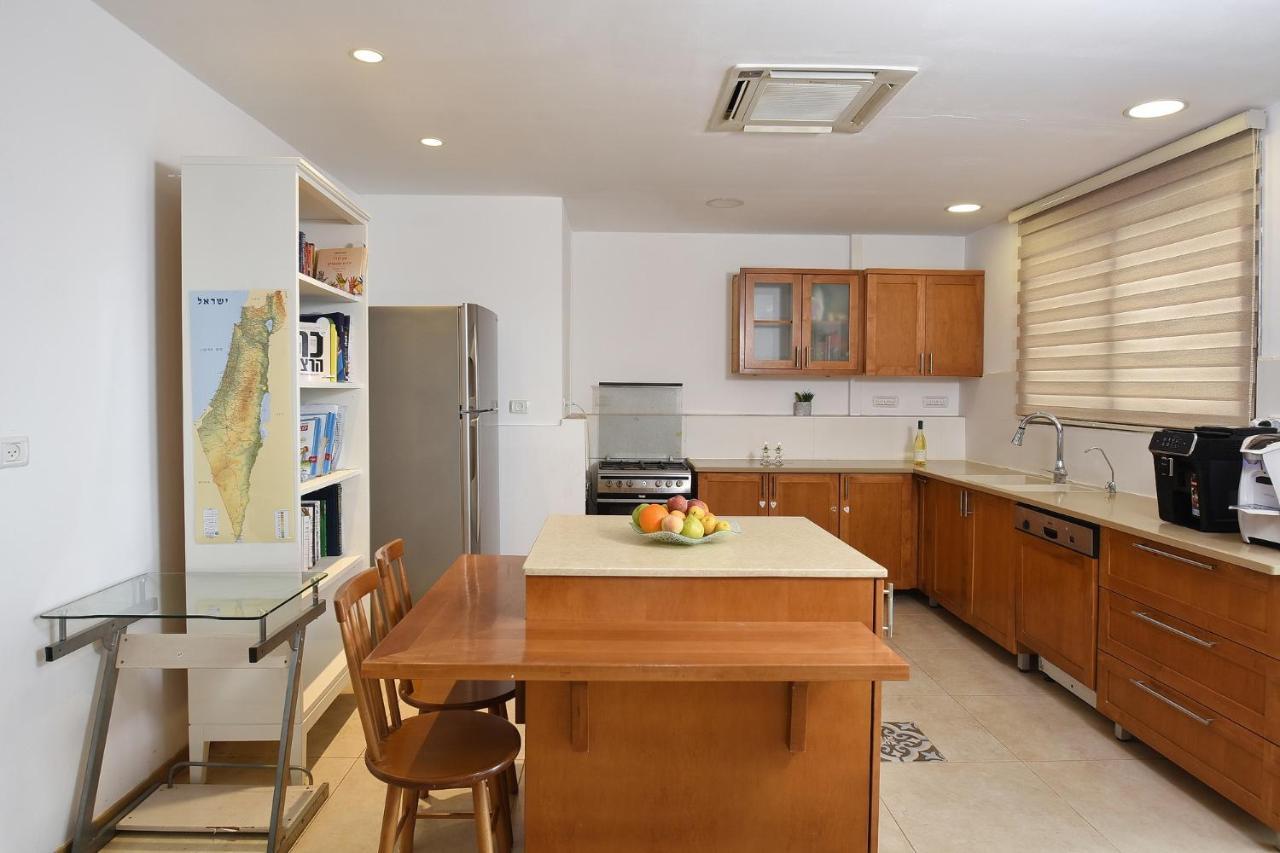 Levication 2 Bedrooms Pool&Jacuzzi Tiberias Bagian luar foto