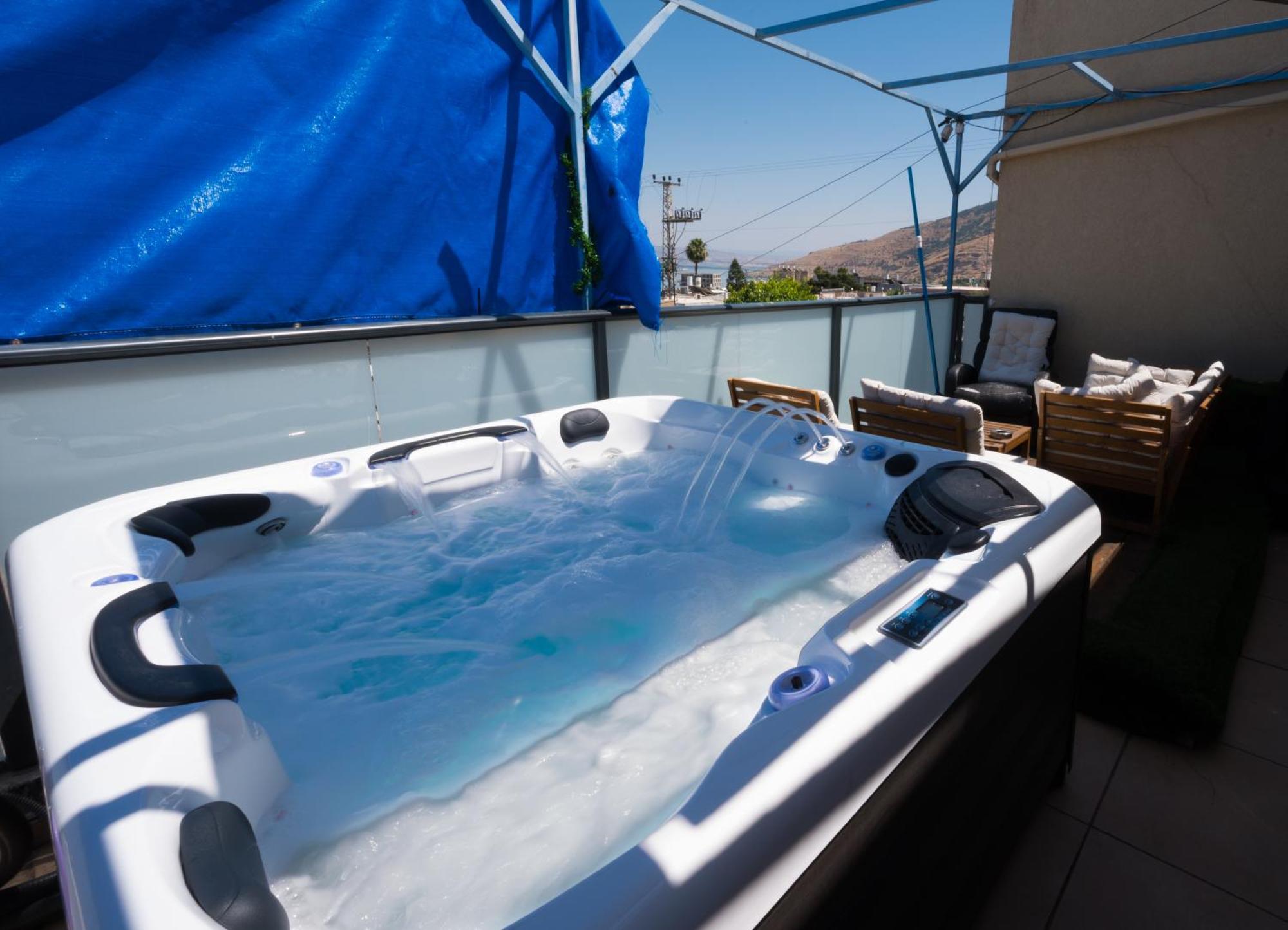Levication 2 Bedrooms Pool&Jacuzzi Tiberias Bagian luar foto