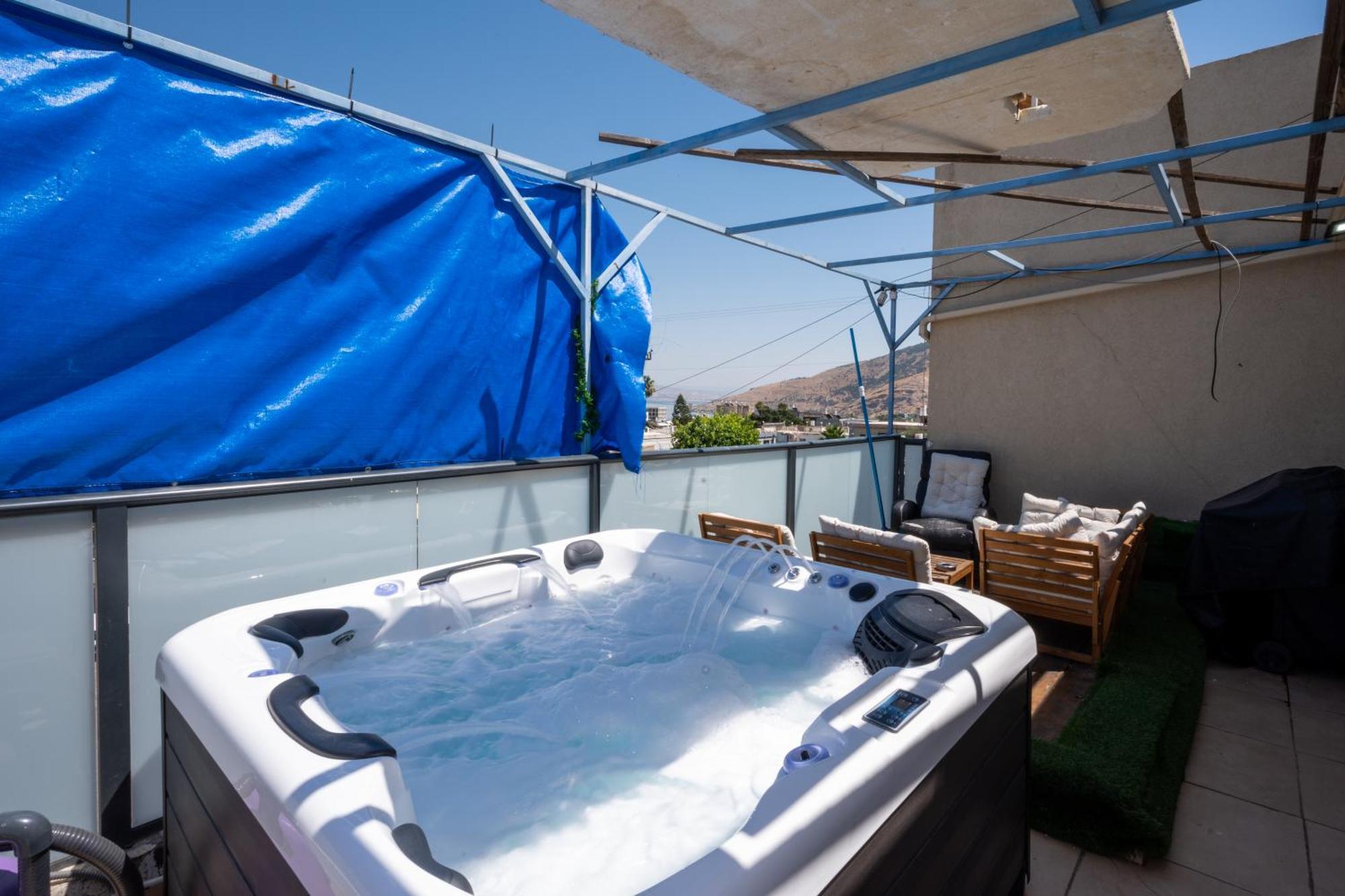 Levication 2 Bedrooms Pool&Jacuzzi Tiberias Bagian luar foto