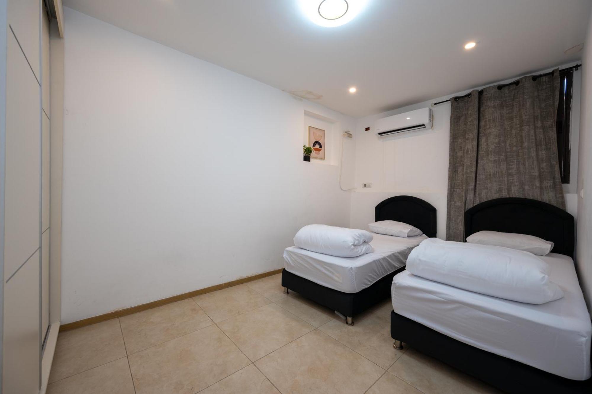 Levication 2 Bedrooms Pool&Jacuzzi Tiberias Bagian luar foto